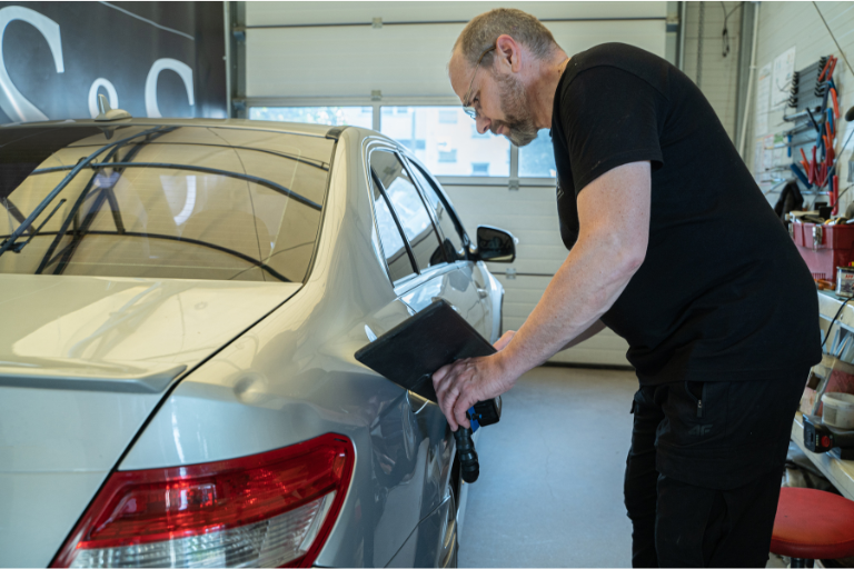 Paintless Dent Removal vs Traditional Repair: Which Is Right for Your Car?